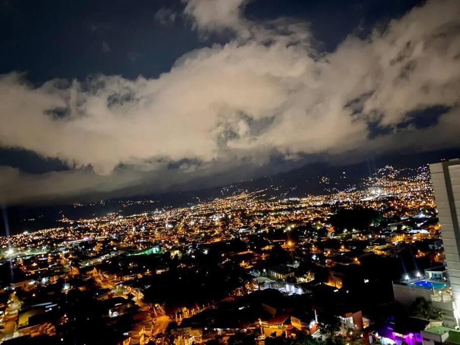 Penthouse En Los Yoses, Vista De Los Dioses Fast Wifi San Jose (San Jose) Exterior photo