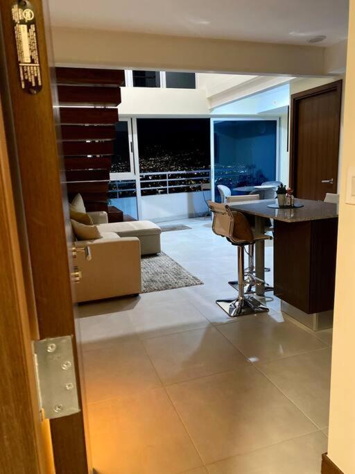 Penthouse En Los Yoses, Vista De Los Dioses Fast Wifi San Jose (San Jose) Exterior photo